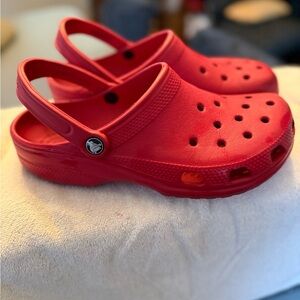 CROCS Cherry Red Clogs Mens8/womans10